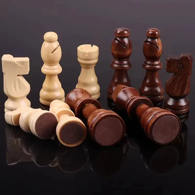 32 Pieses Sturdy Wooden Chess Standard Tournamen Staunton Wood Chessmen 7.8Cm King Height (Chess Board Not Included)